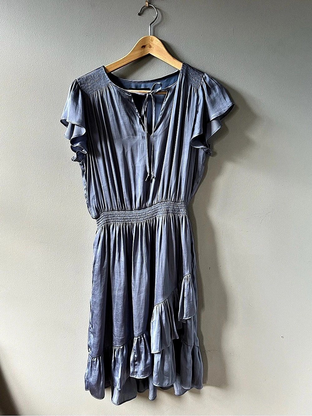 Banana Republic Blue Ruffle Sleeve Midi Dress Size 6 Like New